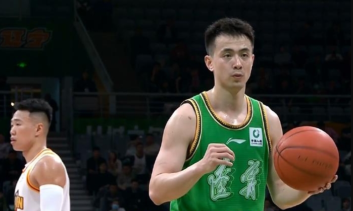 CBA季后赛12进8G2：辽宁vs深圳